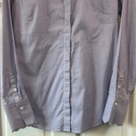 Banana Republic Riley Pinstripe w/ Scallop Details & Hidden Button Down - Size 4 - Picture 8 of 16